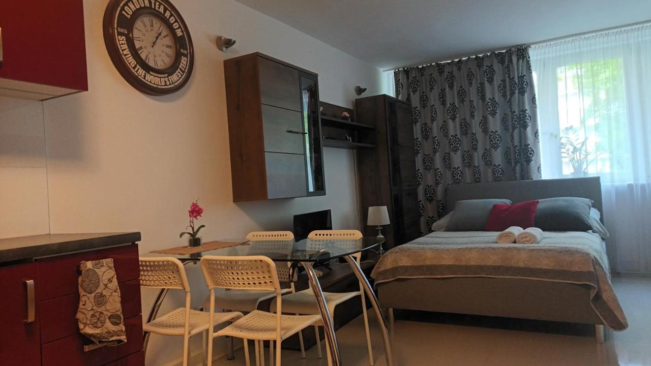 Apartmán Cherry Apartament W Scislym Centrum Varšava Exteriér fotografie